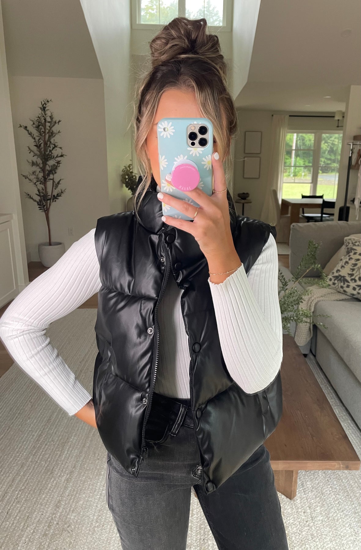 Never Letting Go Black Faux Leather Cropped Puffer Vest – Pink Lily